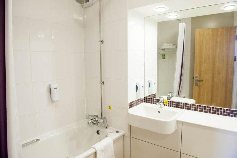 Premier Inn Manchester Cheadle  Ngoại thất bức ảnh